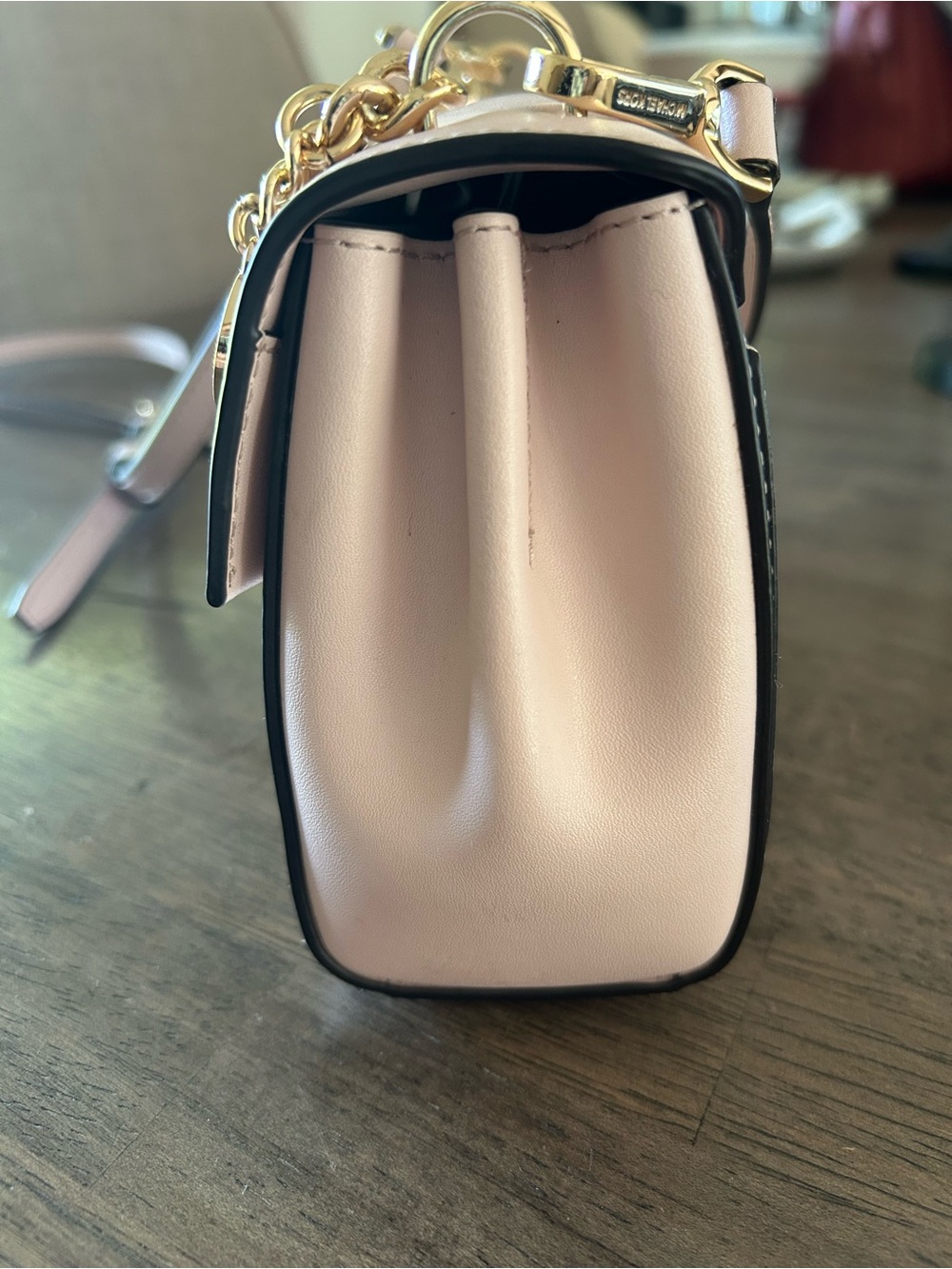 SOLD MICHAEL Michael Kors Pink Leather Crossbody with Gold Chain - Picture 11 of 16